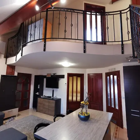 Galery Apartman Gyula Exterior photo